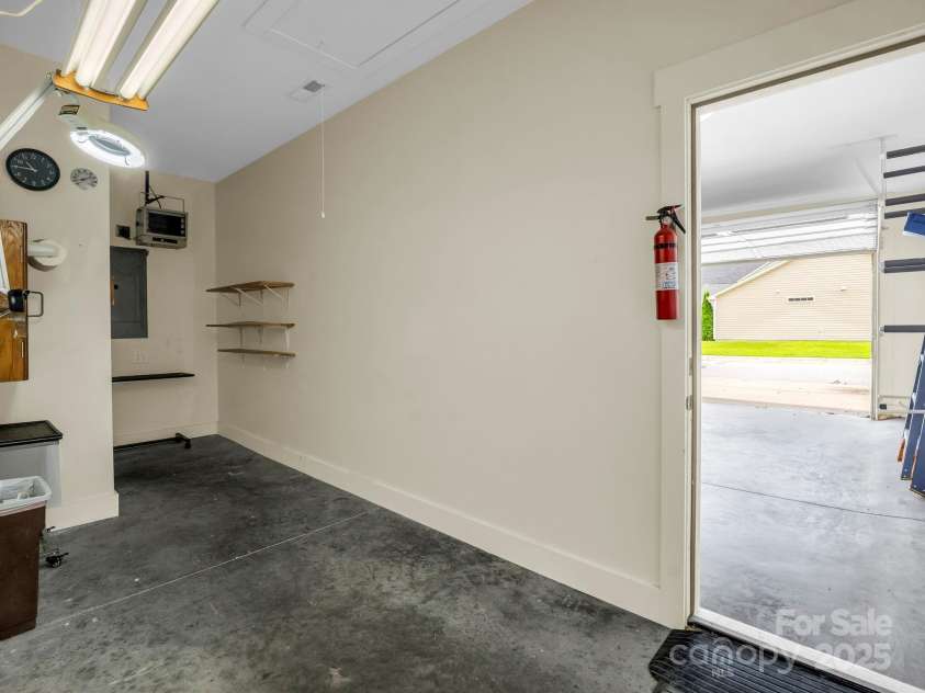 39 Creekwalk Lane, Hendersonville, NC 28792.  MLS# CAR4284575, YatesRealty ID 29183. 