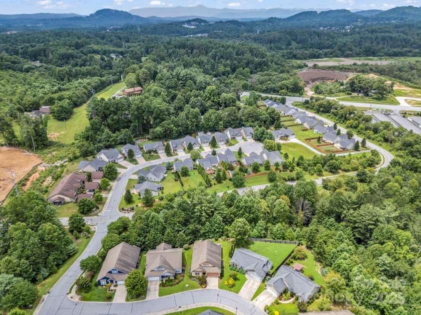 39 Creekwalk Lane, Hendersonville, NC 28792.  MLS# CAR4284575, YatesRealty ID 29183. 