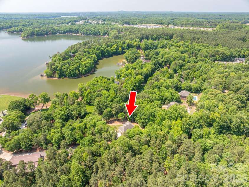 227 Bay Shore Drive, Belmont, NC 28012.  MLS# CAR4380360, YatesRealty ID 29185. 