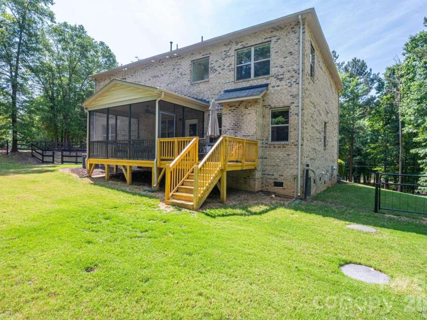 227 Bay Shore Drive, Belmont, NC 28012.  MLS# CAR4380360, YatesRealty ID 29185. 