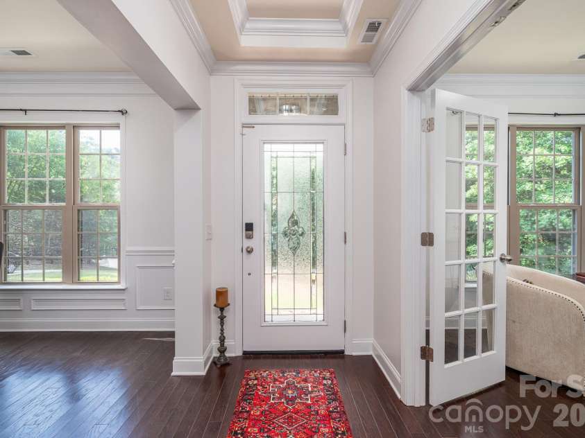 227 Bay Shore Drive, Belmont, NC 28012.  MLS# CAR4380360, YatesRealty ID 29185. Beautiful flooring and natural light!