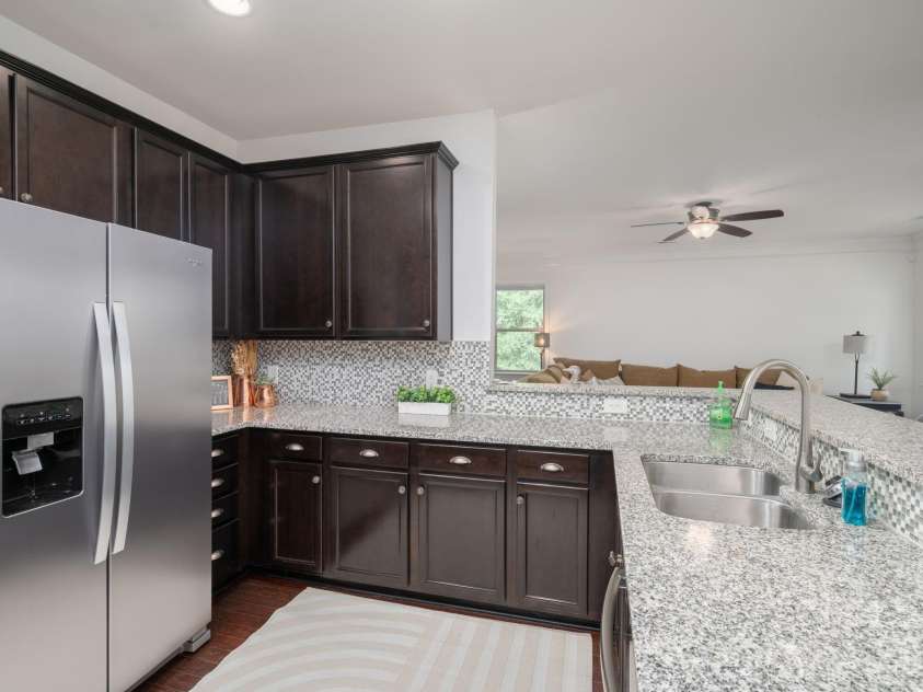 227 Bay Shore Drive, Belmont, NC 28012.  MLS# CAR4380360, YatesRealty ID 29185. Brand new Fridge!