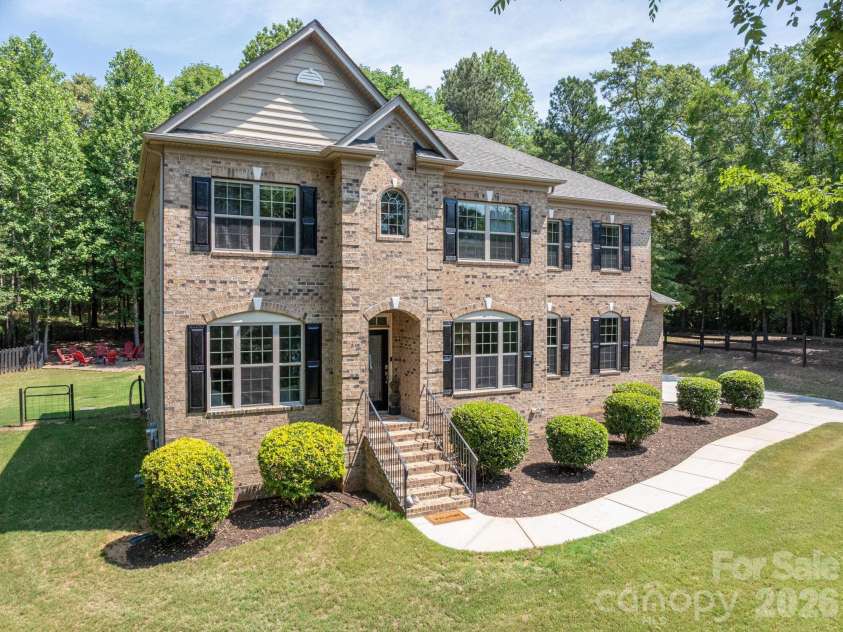 227 Bay Shore Drive, Belmont, NC 28012.  MLS# CAR4380360, YatesRealty ID 29185. Gorgeous home!