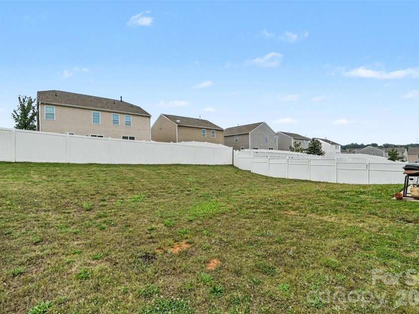 8515 Mansell Court, Charlotte, NC 28215.  MLS# CAR4383865, YatesRealty ID 29186. Backyard