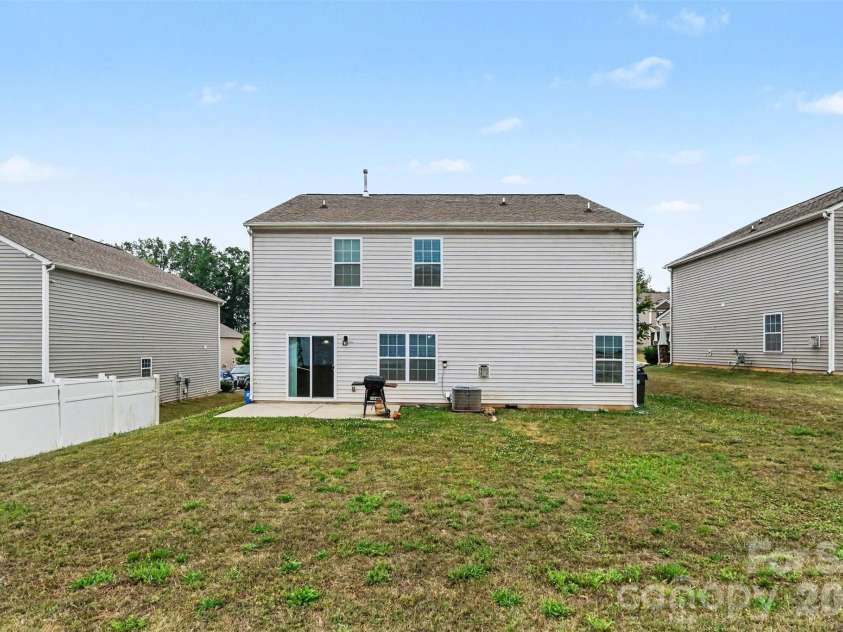 8515 Mansell Court, Charlotte, NC 28215.  MLS# CAR4383865, YatesRealty ID 29186. Backyard
