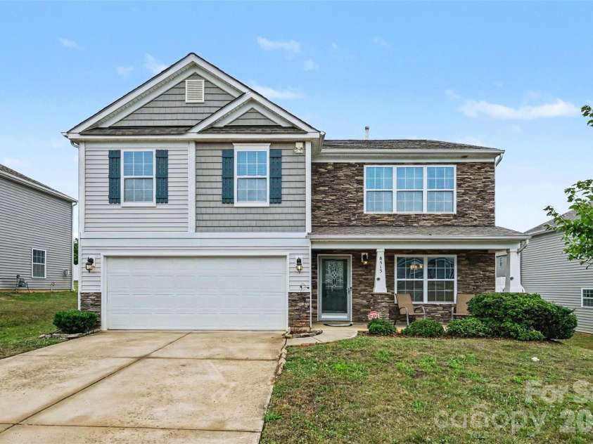 8515 Mansell Court, Charlotte, NC 28215.  MLS# CAR4383865, YatesRealty ID 29186. Front Exterior