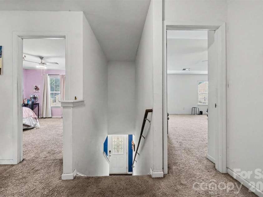 8515 Mansell Court, Charlotte, NC 28215.  MLS# CAR4383865, YatesRealty ID 29186. Second level landing