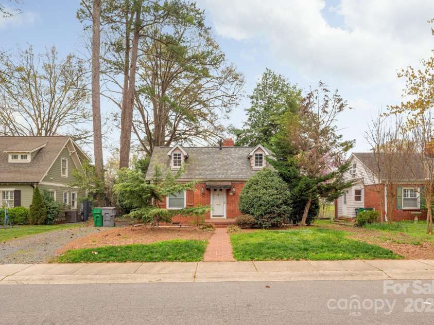 2508 Bay Street, Charlotte, NC 28205.  MLS# CAR4238127, YatesRealty ID 2919. 