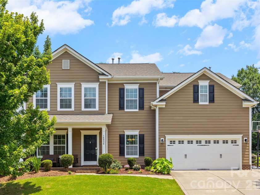 16846 Rudence Court, Charlotte, NC 28278.  MLS# CAR4387770, YatesRealty ID 29191. 