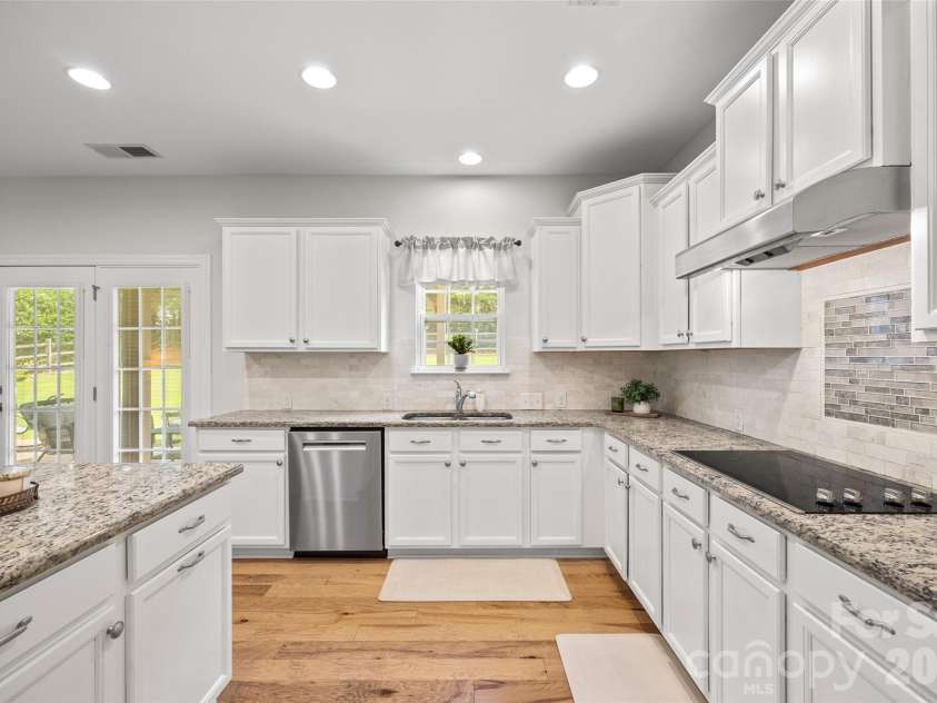 16846 Rudence Court, Charlotte, NC 28278.  MLS# CAR4387770, YatesRealty ID 29191. 