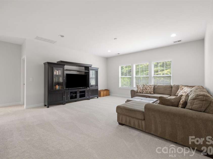 16846 Rudence Court, Charlotte, NC 28278.  MLS# CAR4387770, YatesRealty ID 29191. 