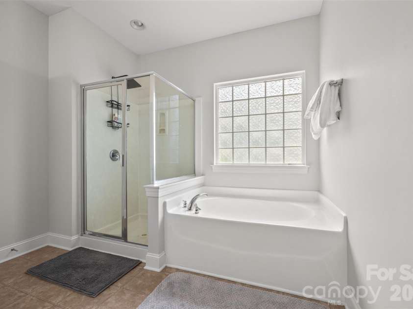 16846 Rudence Court, Charlotte, NC 28278.  MLS# CAR4387770, YatesRealty ID 29191. 