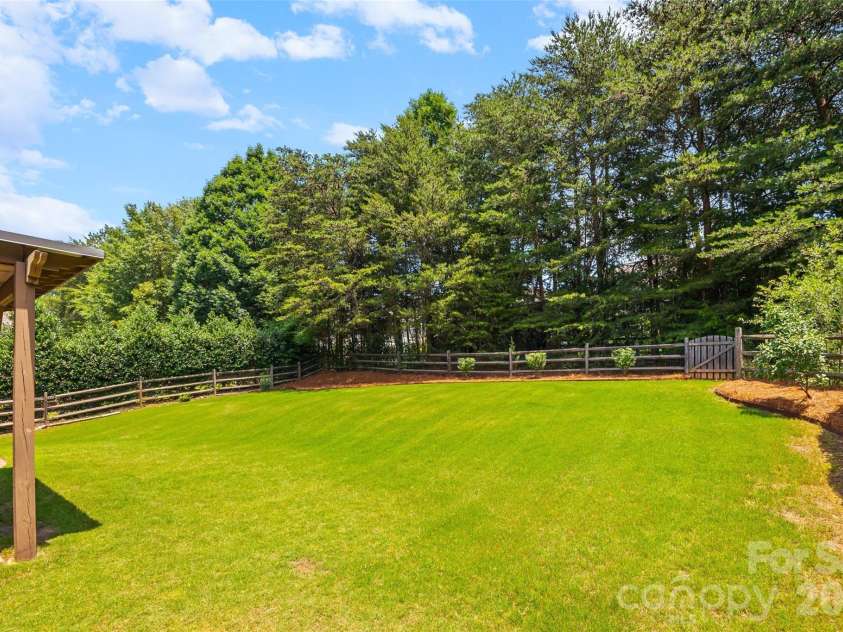 16846 Rudence Court, Charlotte, NC 28278.  MLS# CAR4387770, YatesRealty ID 29191. 