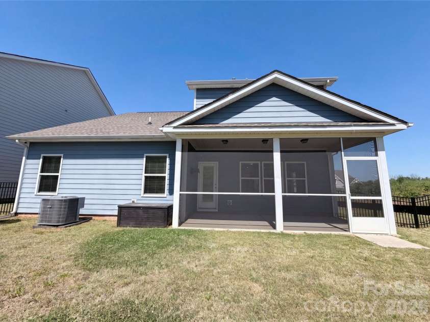 194 Canada Drive, Statesville, NC 28677.  MLS# CAR4383761, YatesRealty ID 29192. 