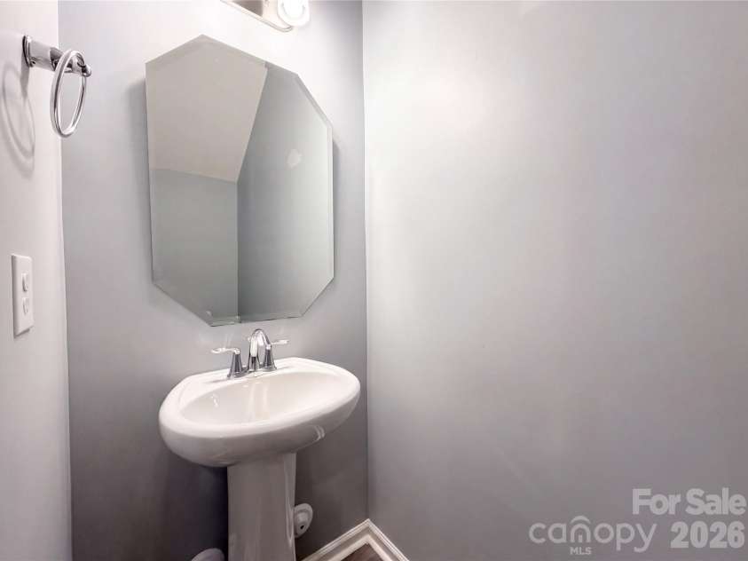 194 Canada Drive, Statesville, NC 28677.  MLS# CAR4383761, YatesRealty ID 29192. 