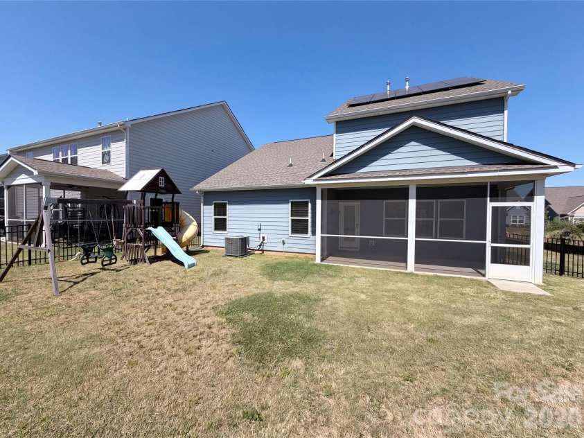 194 Canada Drive, Statesville, NC 28677.  MLS# CAR4383761, YatesRealty ID 29192. 
