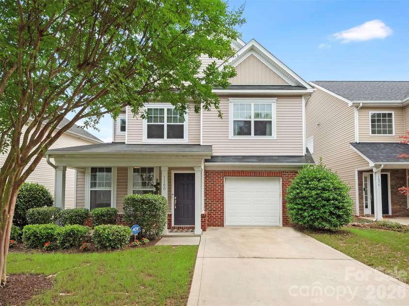 1100 Mountain Laurel Court, Matthews, NC 28104.  MLS# CAR4387377, YatesRealty ID 29193. 