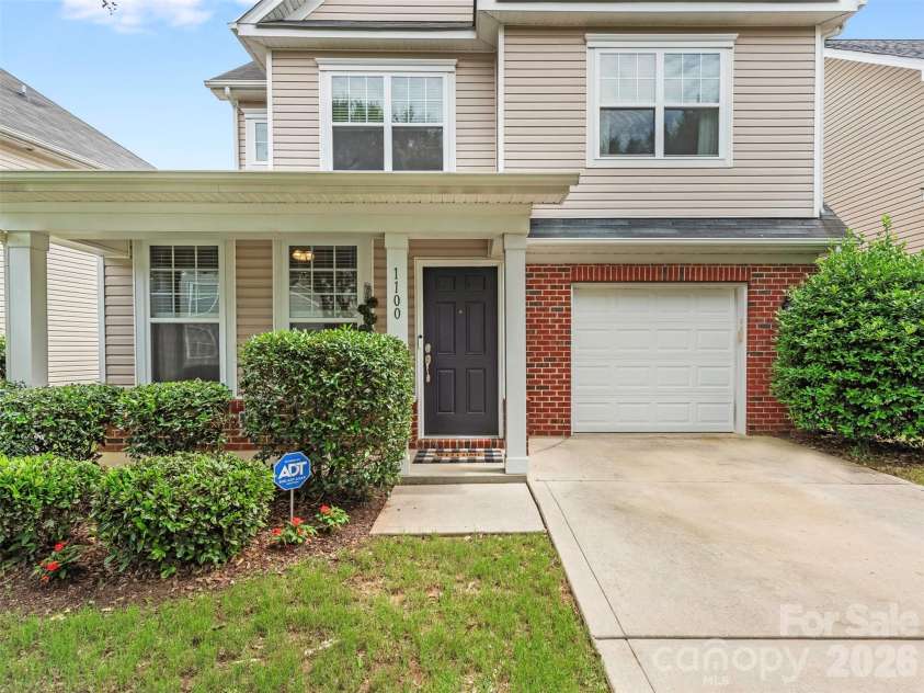 1100 Mountain Laurel Court, Matthews, NC 28104.  MLS# CAR4387377, YatesRealty ID 29193. 