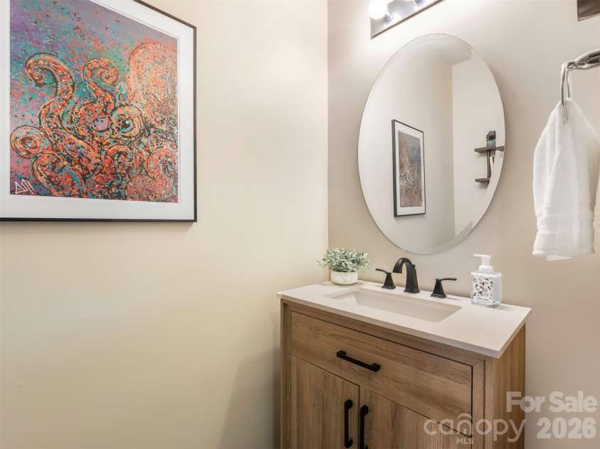 1100 Mountain Laurel Court, Matthews, NC 28104.  MLS# CAR4387377, YatesRealty ID 29193. 