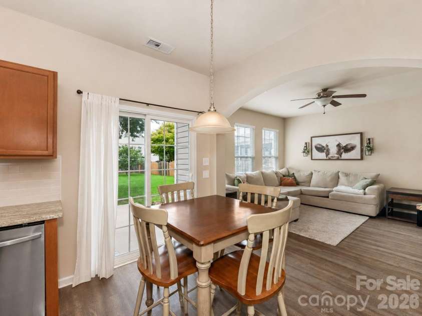 1100 Mountain Laurel Court, Matthews, NC 28104.  MLS# CAR4387377, YatesRealty ID 29193. 