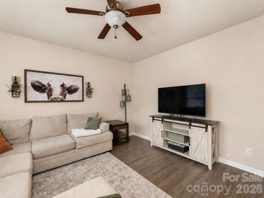 1100 Mountain Laurel Court, Matthews, NC 28104.  MLS# CAR4387377, YatesRealty ID 29193. 