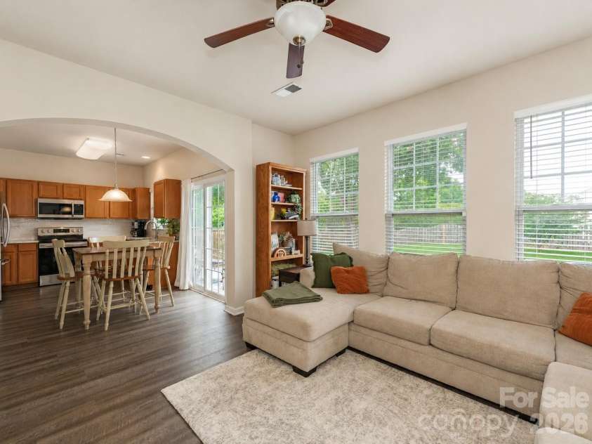 1100 Mountain Laurel Court, Matthews, NC 28104.  MLS# CAR4387377, YatesRealty ID 29193. 