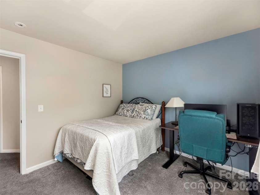 1100 Mountain Laurel Court, Matthews, NC 28104.  MLS# CAR4387377, YatesRealty ID 29193. 