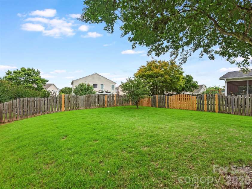 1100 Mountain Laurel Court, Matthews, NC 28104.  MLS# CAR4387377, YatesRealty ID 29193. 