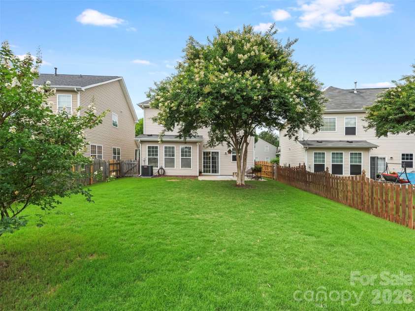 1100 Mountain Laurel Court, Matthews, NC 28104.  MLS# CAR4387377, YatesRealty ID 29193. 