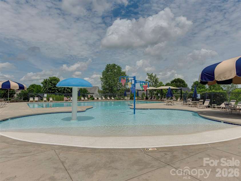 1100 Mountain Laurel Court, Matthews, NC 28104.  MLS# CAR4387377, YatesRealty ID 29193. 