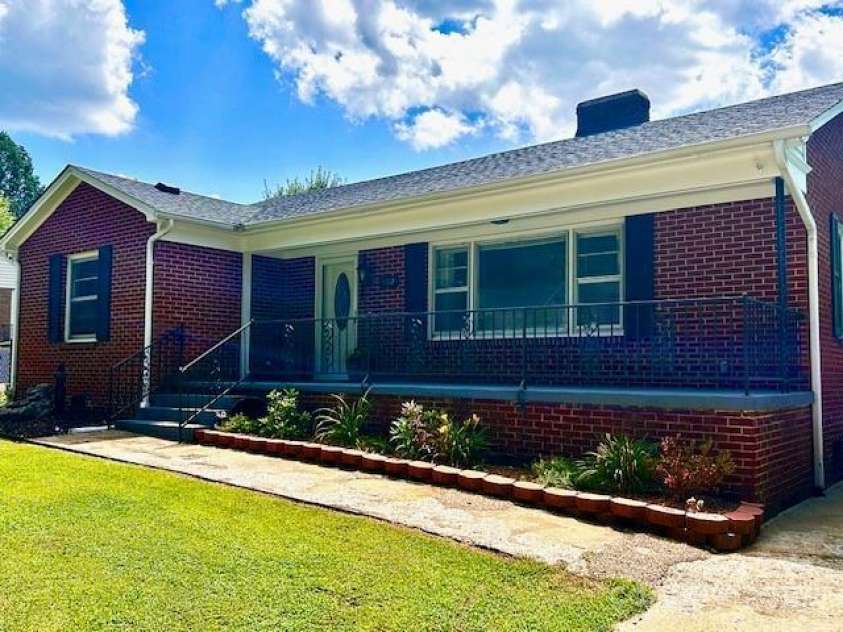 607 6th Street Court, Conover, NC 28613.  MLS# CAR4282003, YatesRealty ID 29193. 