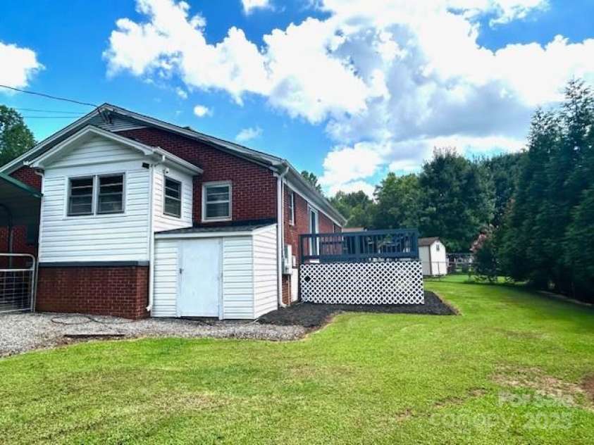 607 6th Street Court, Conover, NC 28613.  MLS# CAR4282003, YatesRealty ID 29193. 