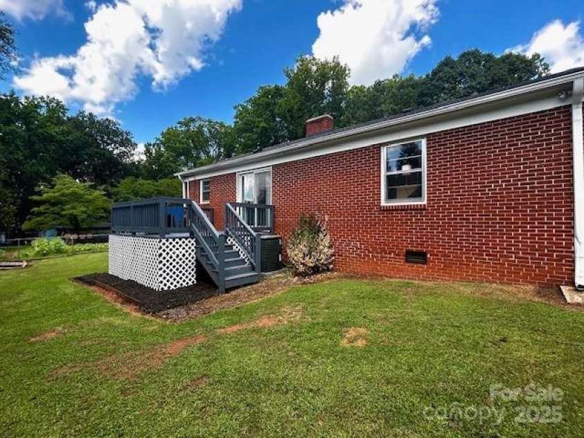 607 6th Street Court, Conover, NC 28613.  MLS# CAR4282003, YatesRealty ID 29193. 
