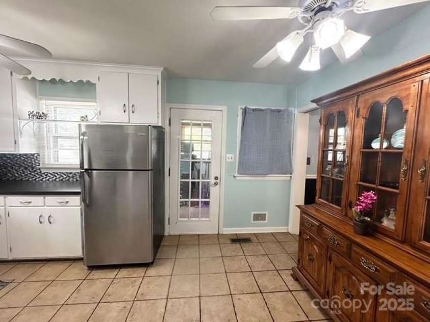 607 6th Street Court, Conover, NC 28613.  MLS# CAR4282003, YatesRealty ID 29193. 