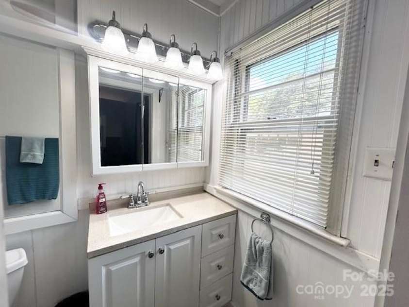 607 6th Street Court, Conover, NC 28613.  MLS# CAR4282003, YatesRealty ID 29193. 