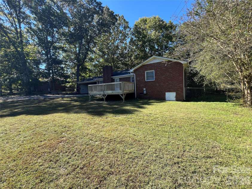 128 Woodlynn Drive, Charlotte, NC 28214.  MLS# CAR4391291, YatesRealty ID 29194. 