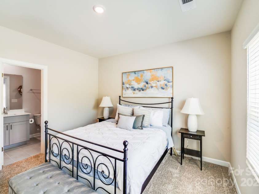 3738 Memorial Parkway, Charlotte, NC 28278.  MLS# CAR4276646, YatesRealty ID 29195. 