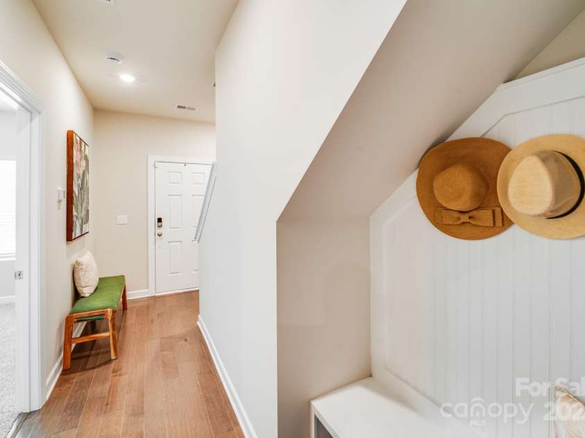 3738 Memorial Parkway, Charlotte, NC 28278.  MLS# CAR4276646, YatesRealty ID 29195. Drop Zone