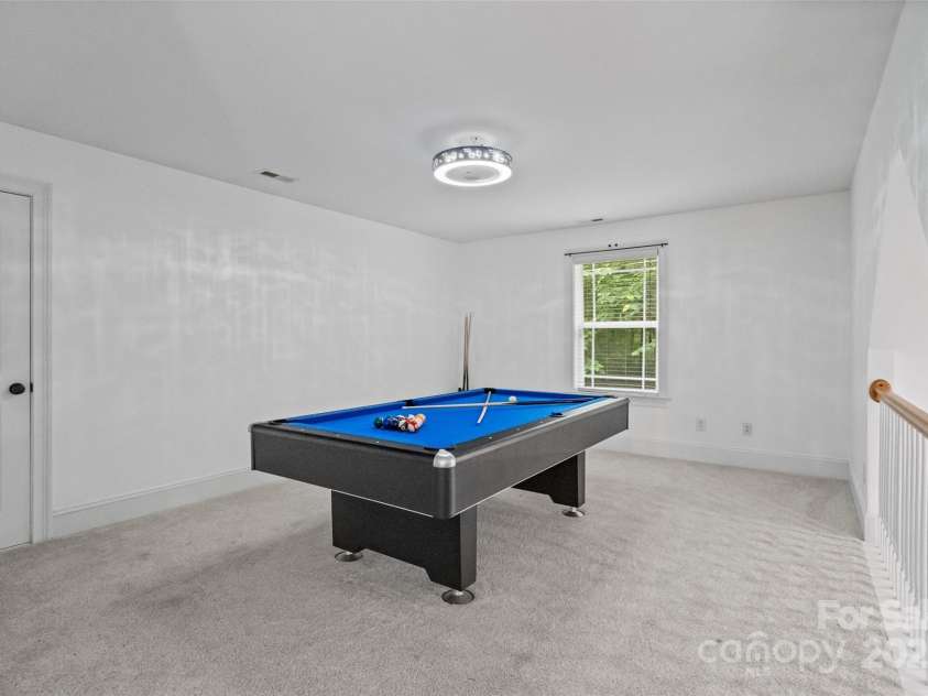 1009 Jerry Lane, Matthews, NC 28105.  MLS# CAR4264669, YatesRealty ID 29196. 