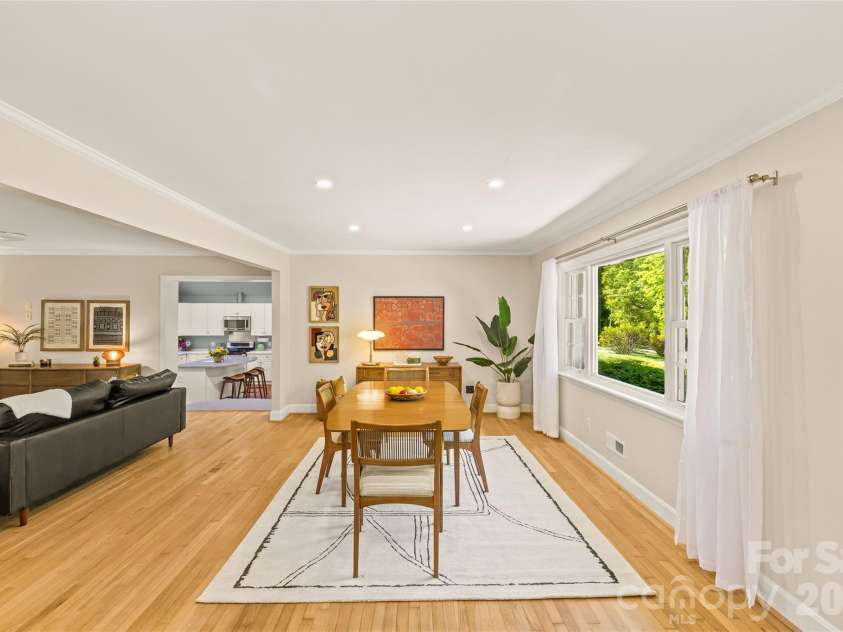 7108 Preston Court, Charlotte, NC 28215.  MLS# CAR4369379, YatesRealty ID 29196. 