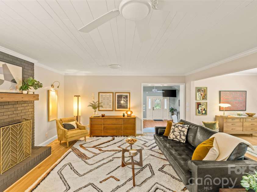 7108 Preston Court, Charlotte, NC 28215.  MLS# CAR4369379, YatesRealty ID 29196. 