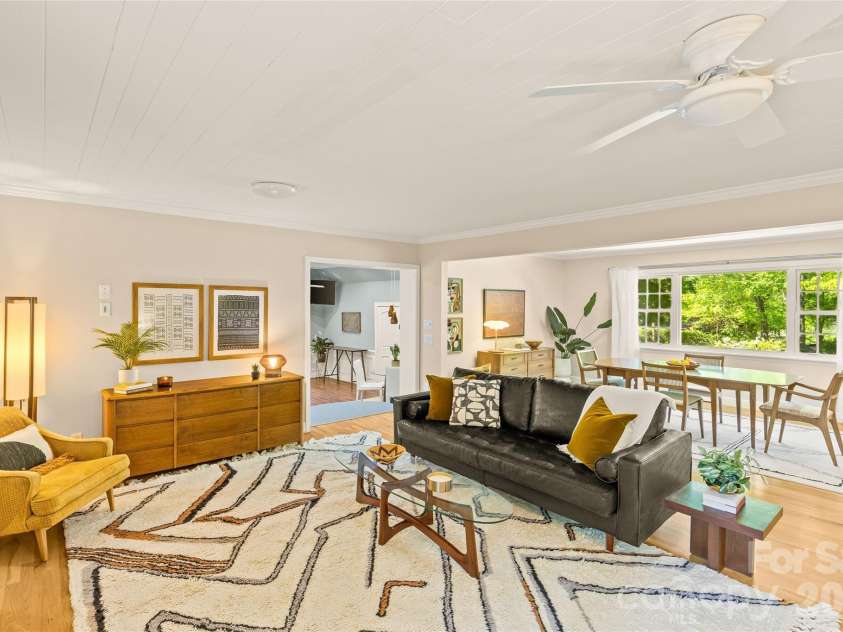 7108 Preston Court, Charlotte, NC 28215.  MLS# CAR4369379, YatesRealty ID 29196. 
