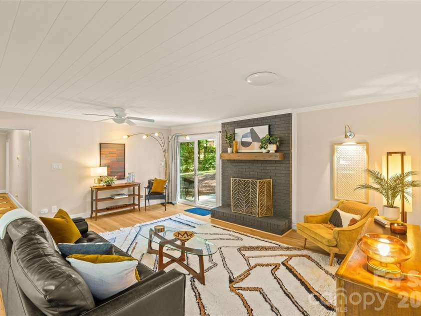 7108 Preston Court, Charlotte, NC 28215.  MLS# CAR4369379, YatesRealty ID 29196. 