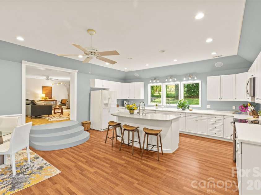7108 Preston Court, Charlotte, NC 28215.  MLS# CAR4369379, YatesRealty ID 29196. 