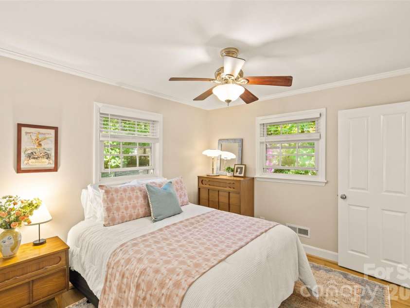 7108 Preston Court, Charlotte, NC 28215.  MLS# CAR4369379, YatesRealty ID 29196. 