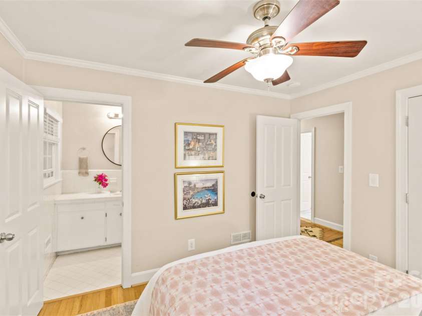 7108 Preston Court, Charlotte, NC 28215.  MLS# CAR4369379, YatesRealty ID 29196. 