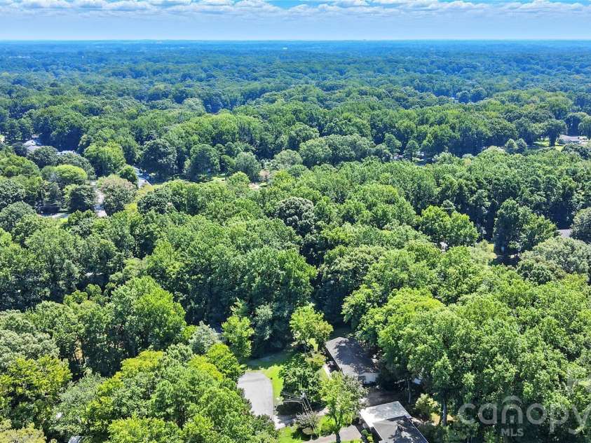 7108 Preston Court, Charlotte, NC 28215.  MLS# CAR4369379, YatesRealty ID 29196. 