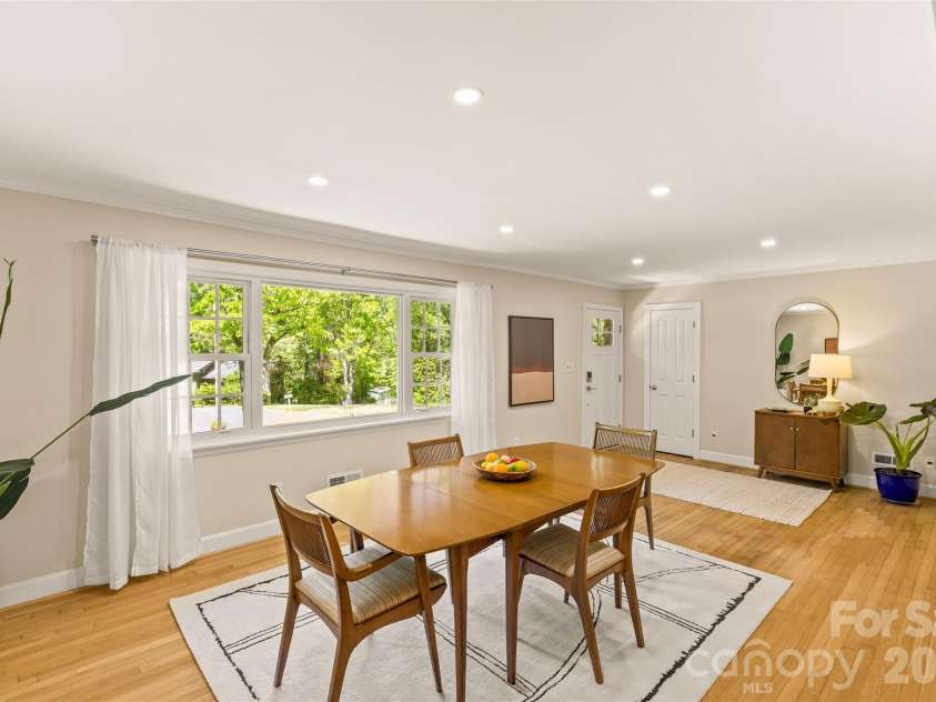 7108 Preston Court, Charlotte, NC 28215.  MLS# CAR4369379, YatesRealty ID 29196. 