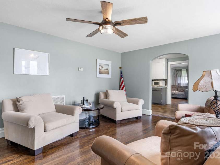 1266 18th Street, Hickory, NC 28601.  MLS# CAR4265726, YatesRealty ID 29199. Living room