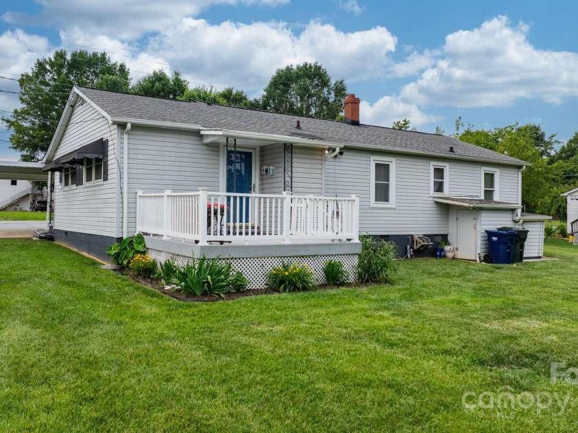 1266 18th Street, Hickory, NC 28601.  MLS# CAR4265726, YatesRealty ID 29199. To the right is access to the basement